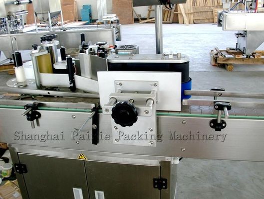 1 máquina de etiquetado automática lateral máquina plástica del dispensador de la etiqueta engomada de Botlle