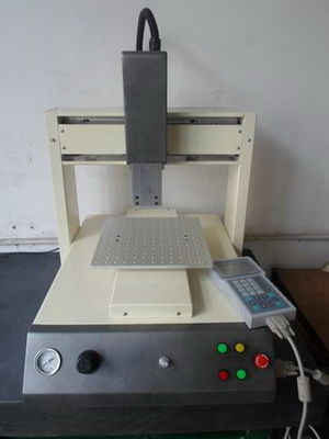 Robot de escritorio automático automático de Dispenising de la resina de VS-400 los 400*400cm 3 Axi