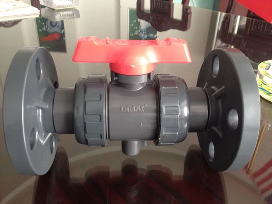 PN10 vávula de bola plástica del reborde de la barra UPVC, el 1/2” a 12" estruendo, ANSI, operación del engranaje de gusano de JIS